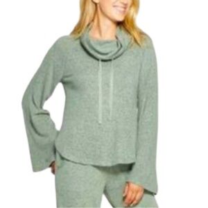 Gilligan & O’Malley Green Cowl Neck Loungewear Long Sleeve Top for Women